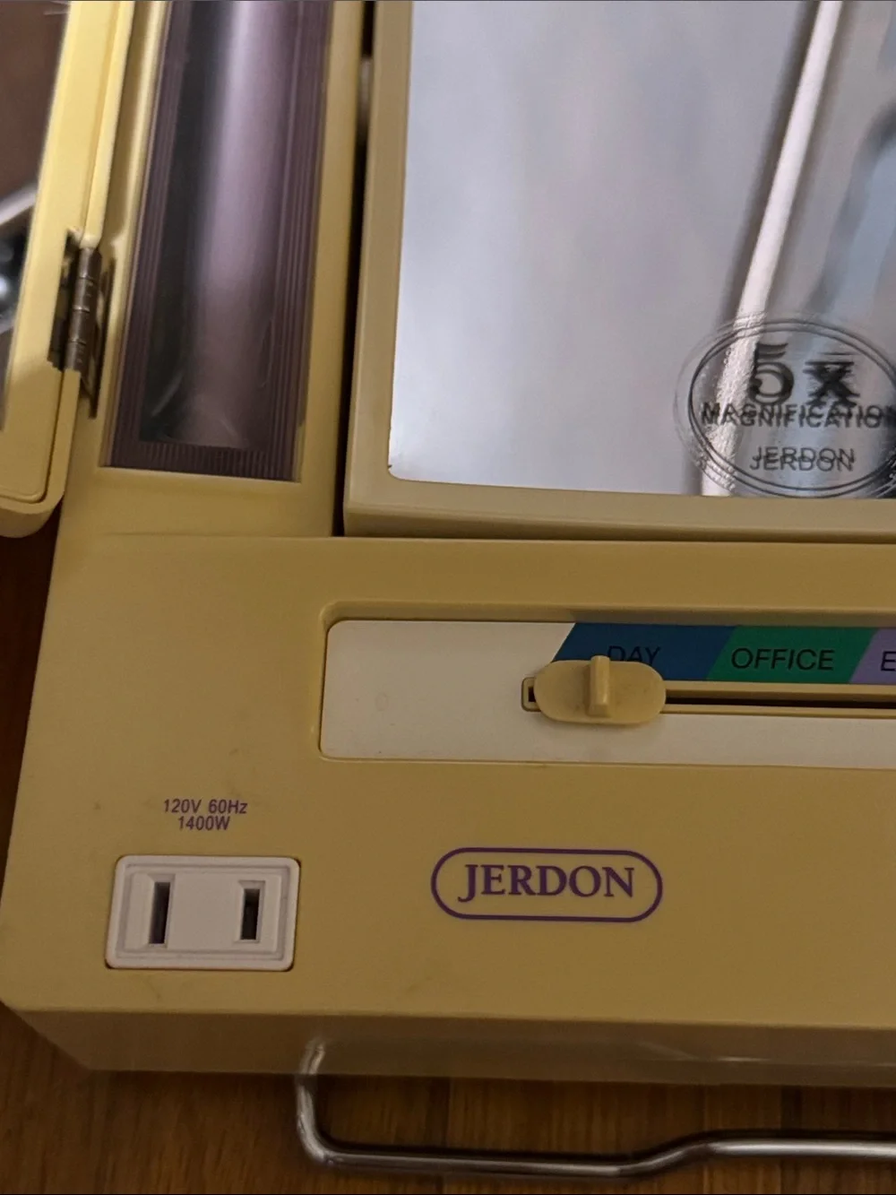 VTG JERDON Lighted Makeup Cosmetics Mirror with 5X Magnification VANITY MIRROR